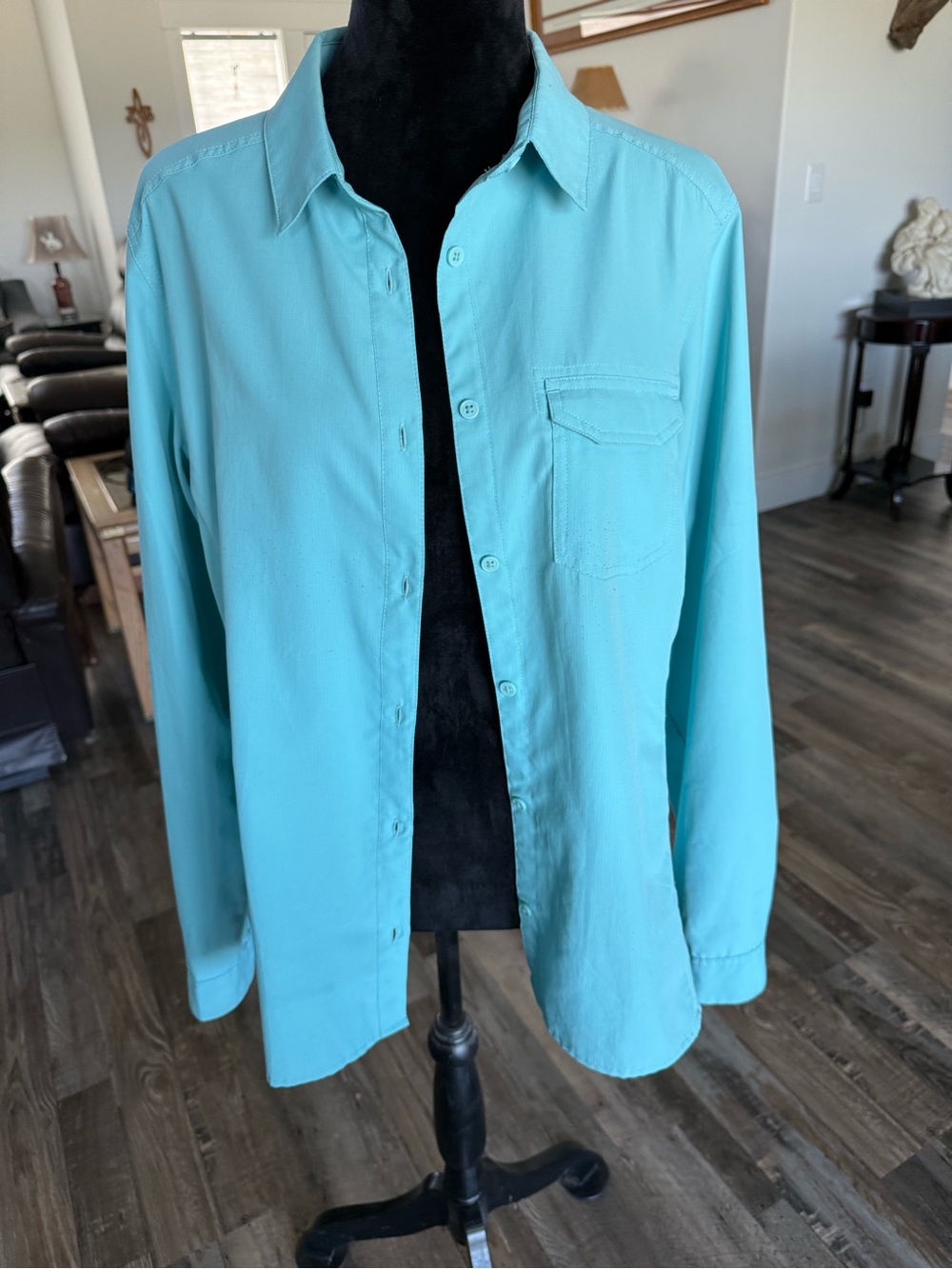 Columbia Omni Shade Sun Protection Light Blue Button-Up Shirt